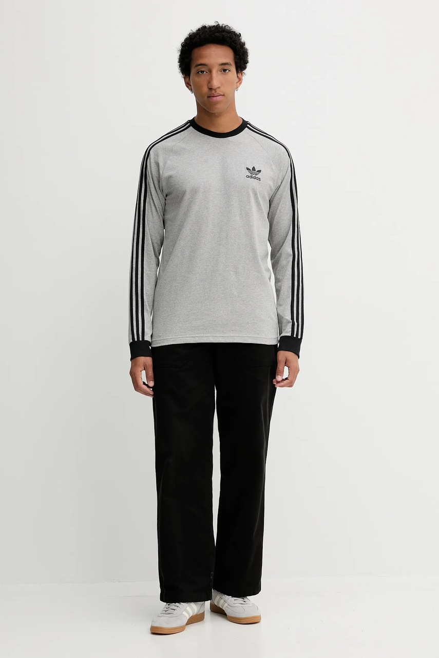 Хлопковый лонгслив adidas Originals 3-Stripes цвет серый меланж JY1375