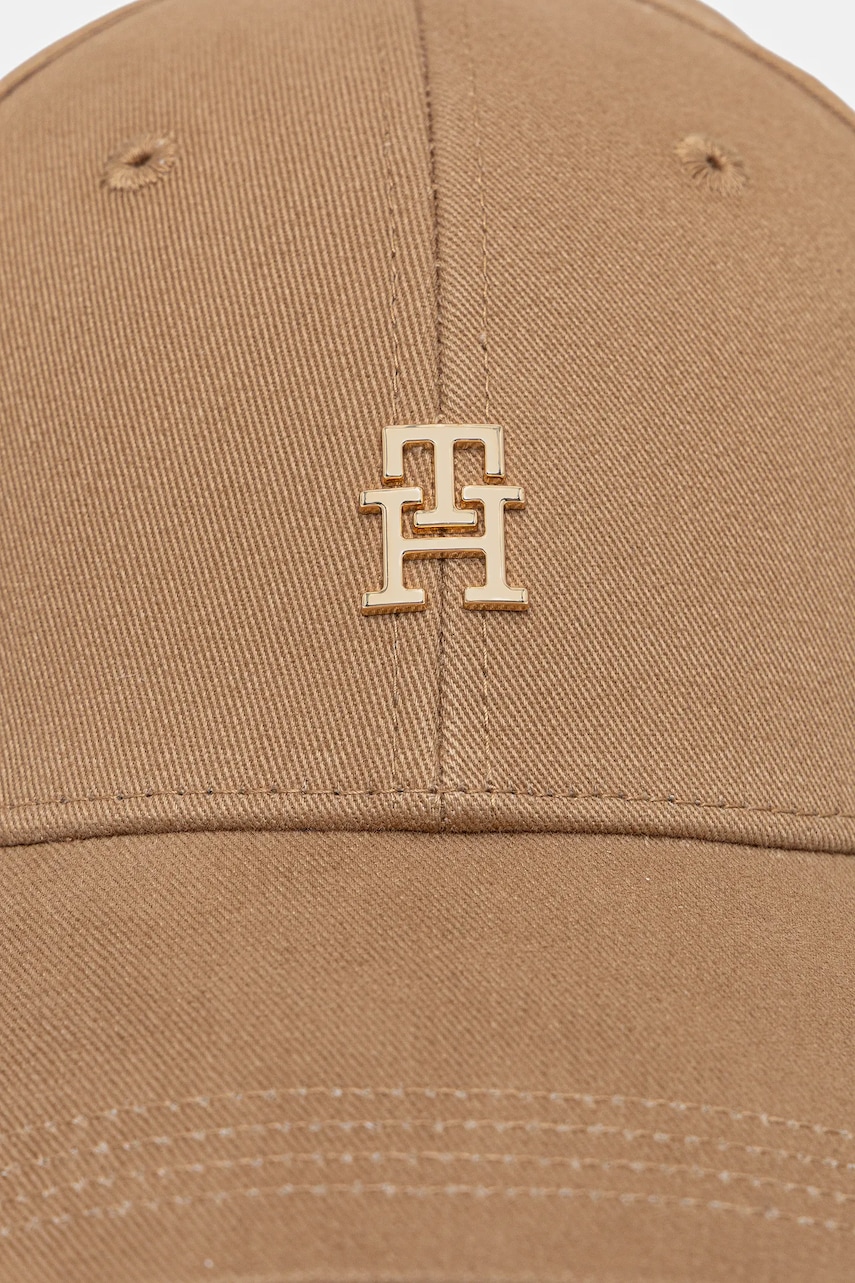 Хлопковая кепка Tommy Hilfiger цвет бежевый с аппликацией AW0AW17631 Хлопковая кепка Tommy Hilfiger цвет бежевый с аппликацией AW0AW17631