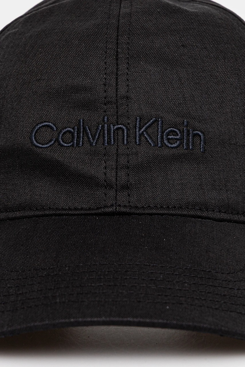 Кепка Calvin Klein цвет чёрный с аппликацией LV04D5024G Кепка Calvin Klein цвет чёрный с аппликацией LV04D5024G
