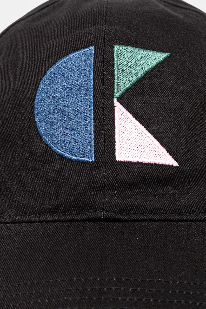 Хлопковая кепка Calvin Klein цвет чёрный с аппликацией LV04D5043G