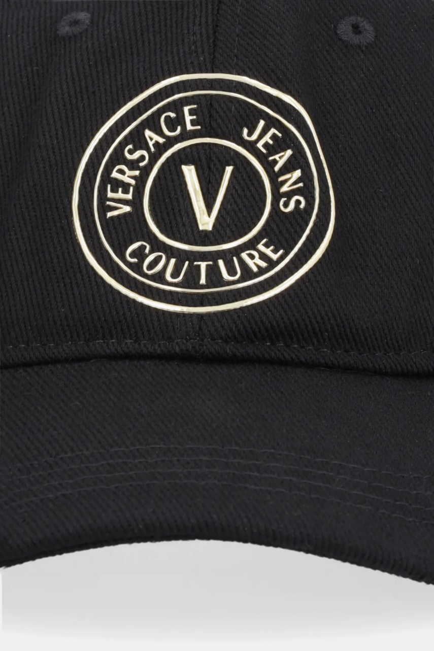 Хлопковая кепка Versace Jeans Couture цвет чёрный 79GAZK26 ZG388 Хлопковая кепка Versace Jeans Couture цвет чёрный 79GAZK26 ZG388