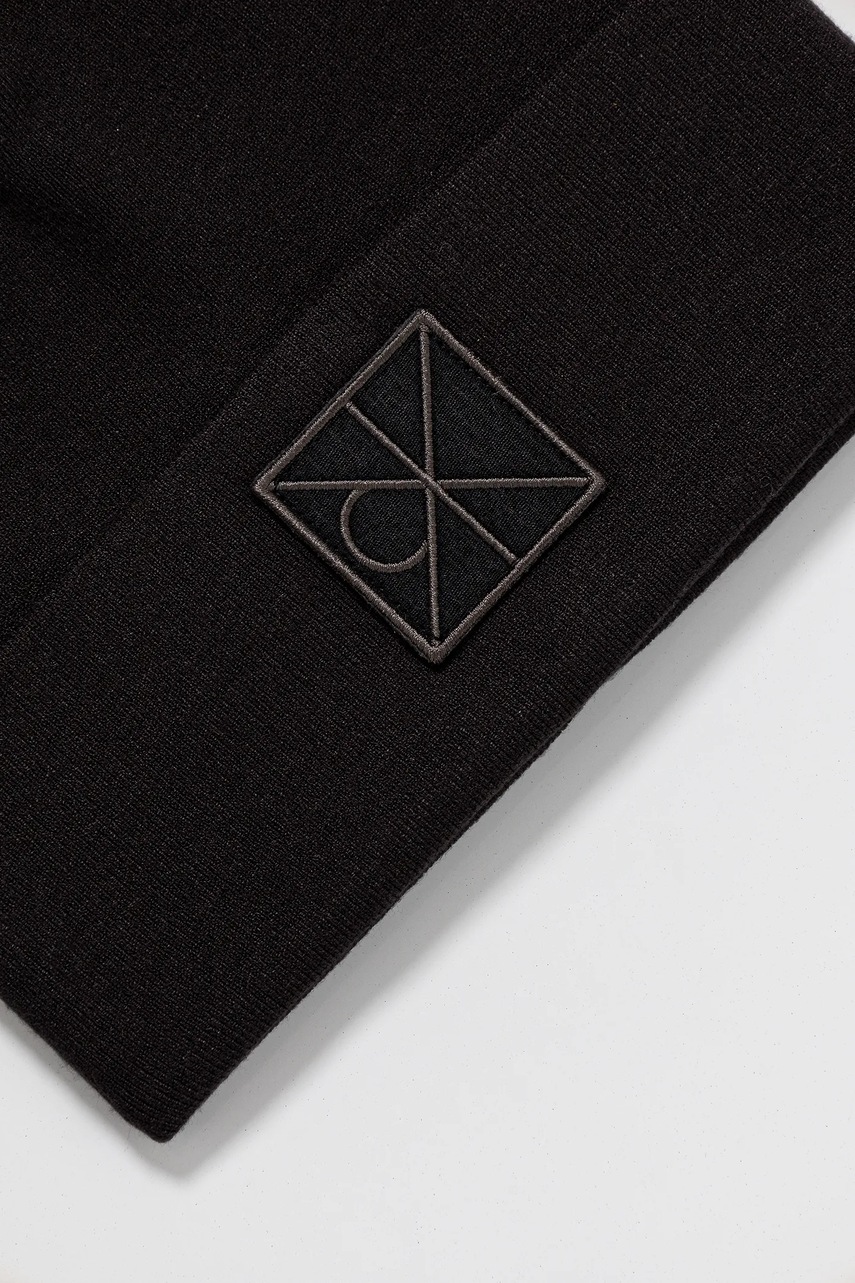 Σκούφος και κασκόλ Calvin Klein χρώμα: μαύρο, LV04D0007G φωτογραφία