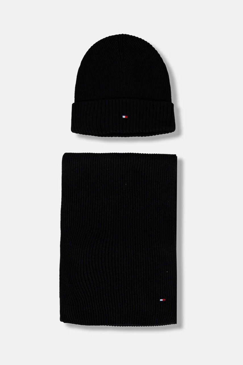 

Комплект с кашмир Tommy Hilfiger в черно AM0AM13807, Черен