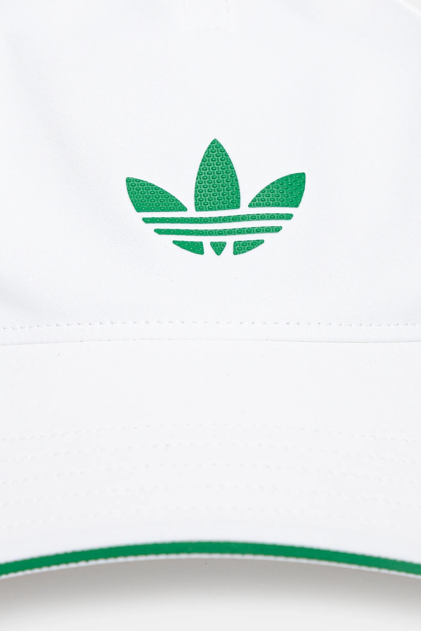 Кепка adidas Originals BB Cap Clima OG цвет белый с аппликацией JX8835 Кепка adidas Originals BB Cap Clima OG цвет белый с аппликацией JX8835