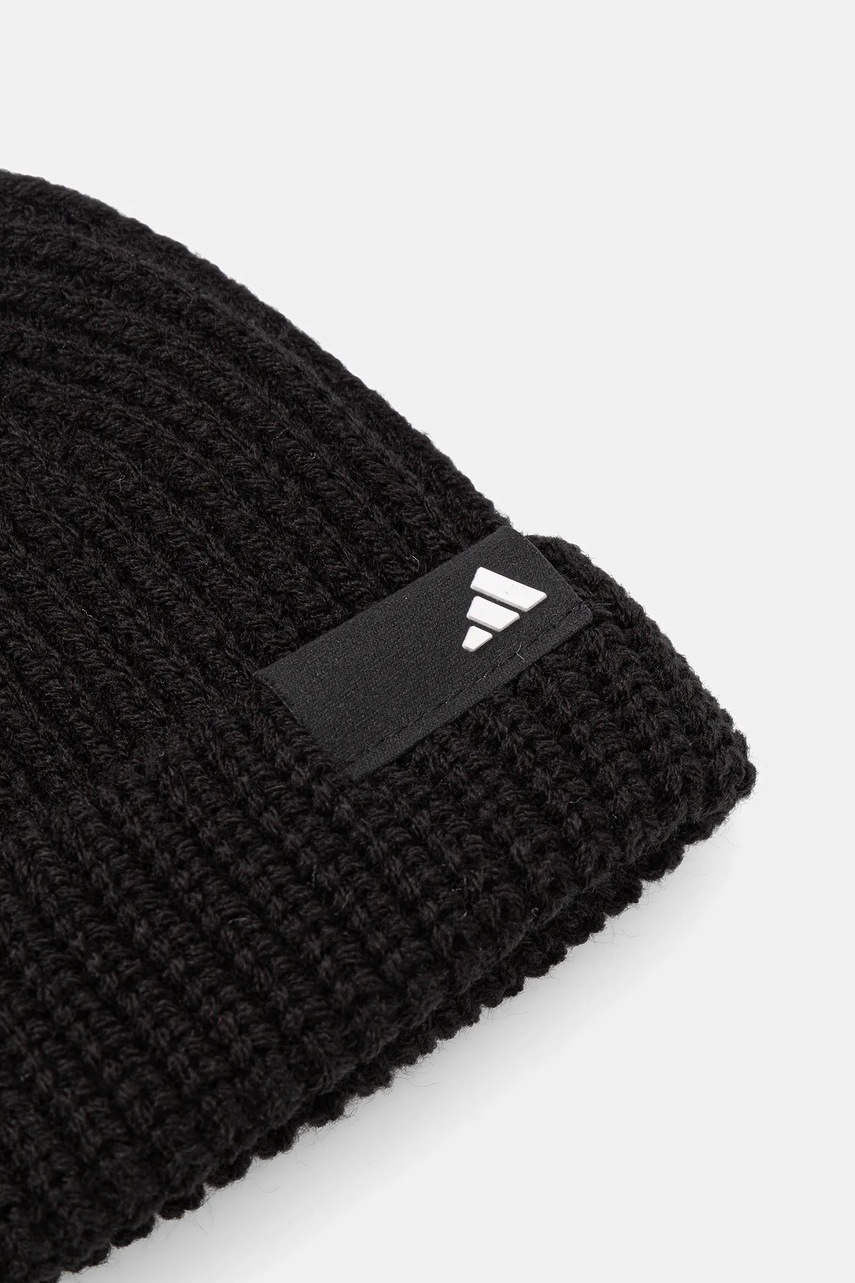 Шапка adidas цвет чёрный  JM3070