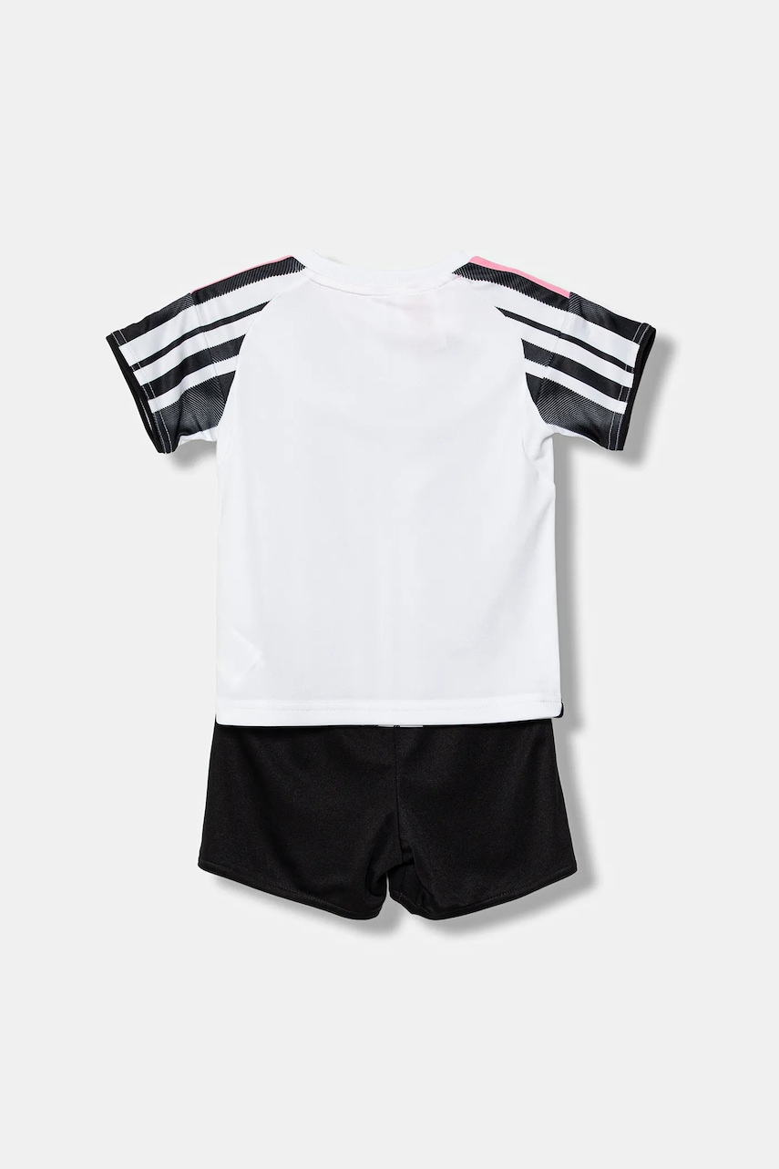 Комплект для младенцев adidas Performance JUVENTUS цвет белый JN5218 Комплект для младенцев adidas Performance JUVENTUS цвет белый JN5218