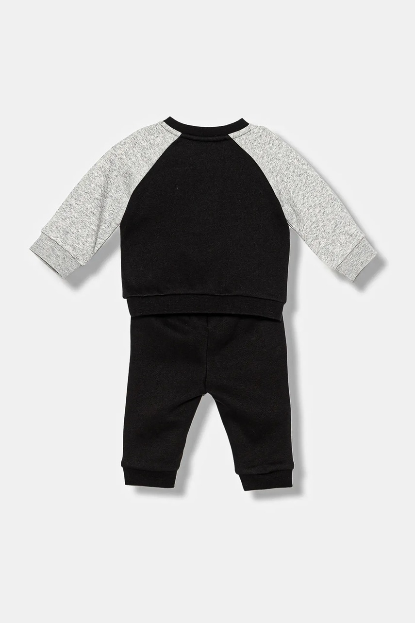 Детский спортивный костюм Puma MINICATS ESS Raglan Crew Set FL INF цвет чёрный 686281 Детский спортивный костюм Puma MINICATS ESS Raglan Crew Set FL INF цвет чёрный 686281