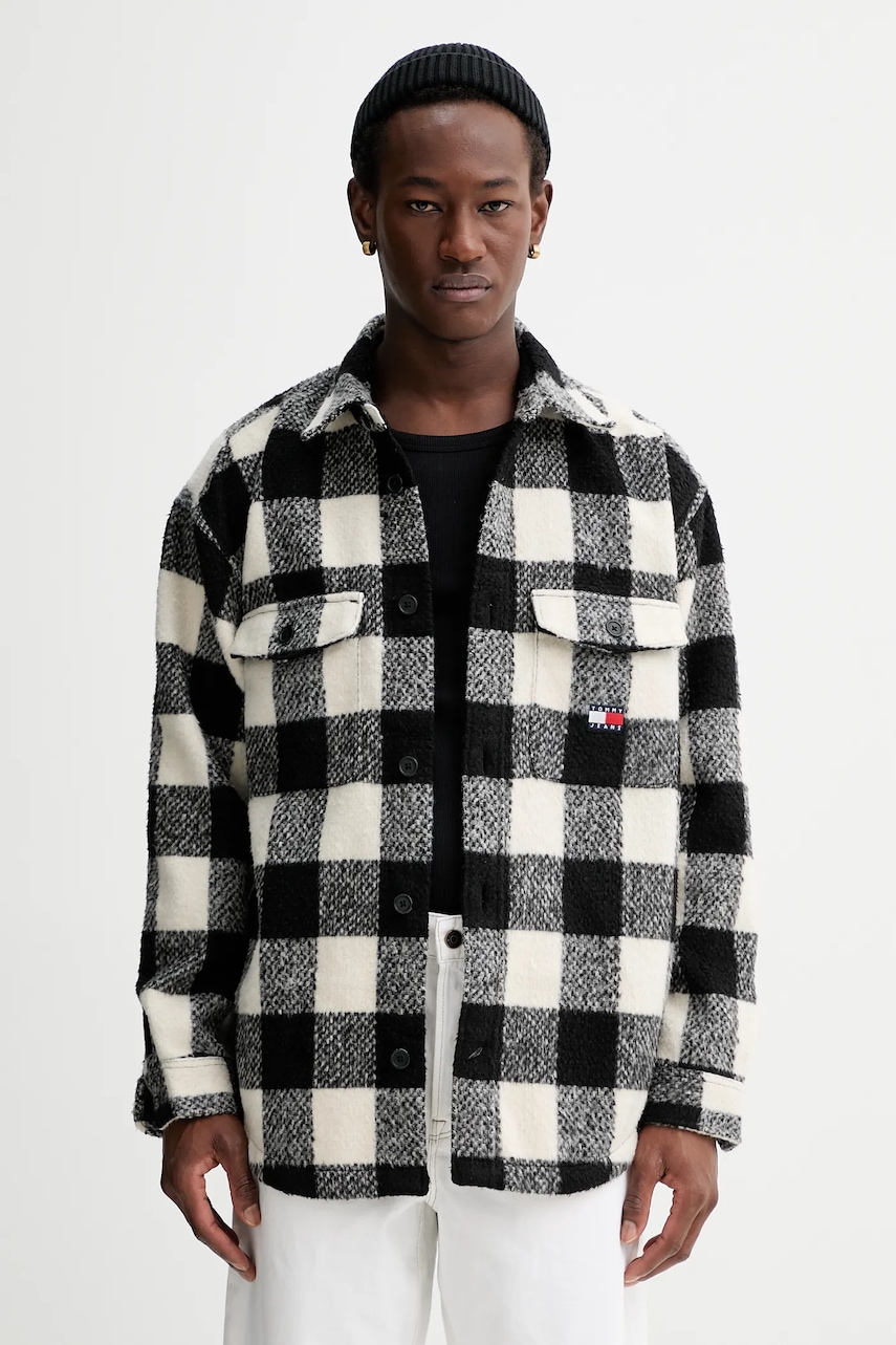 Tommy Jeans geacă cu aspect de cămașă culoarea negru, de tranzitie, oversize, DM0DM22013