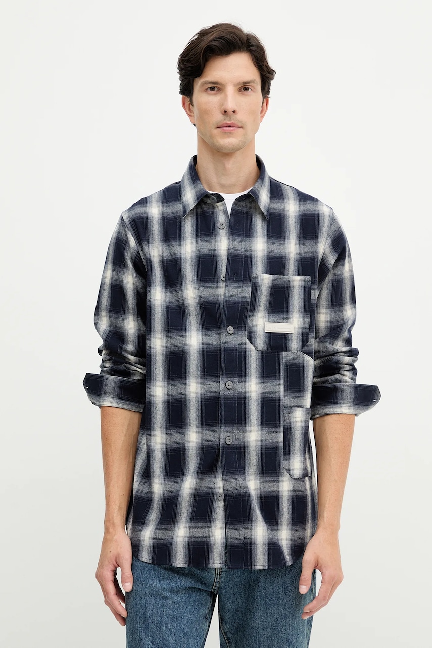 Levně Bavlněná košile Armani Exchange pánská, tmavomodrá barva, regular, s klasickým límcem, XM001149 AF16626