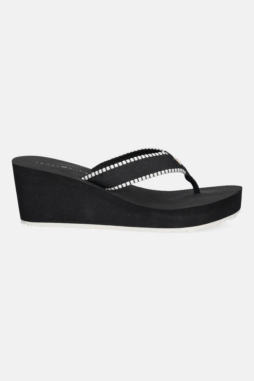 Вьетнамки Tommy Hilfiger WEDGE BEACH SANDAL цвет чёрный на платформе FW0FW08738 Вьетнамки Tommy Hilfiger WEDGE BEACH SANDAL цвет чёрный на платформе FW0FW08738
