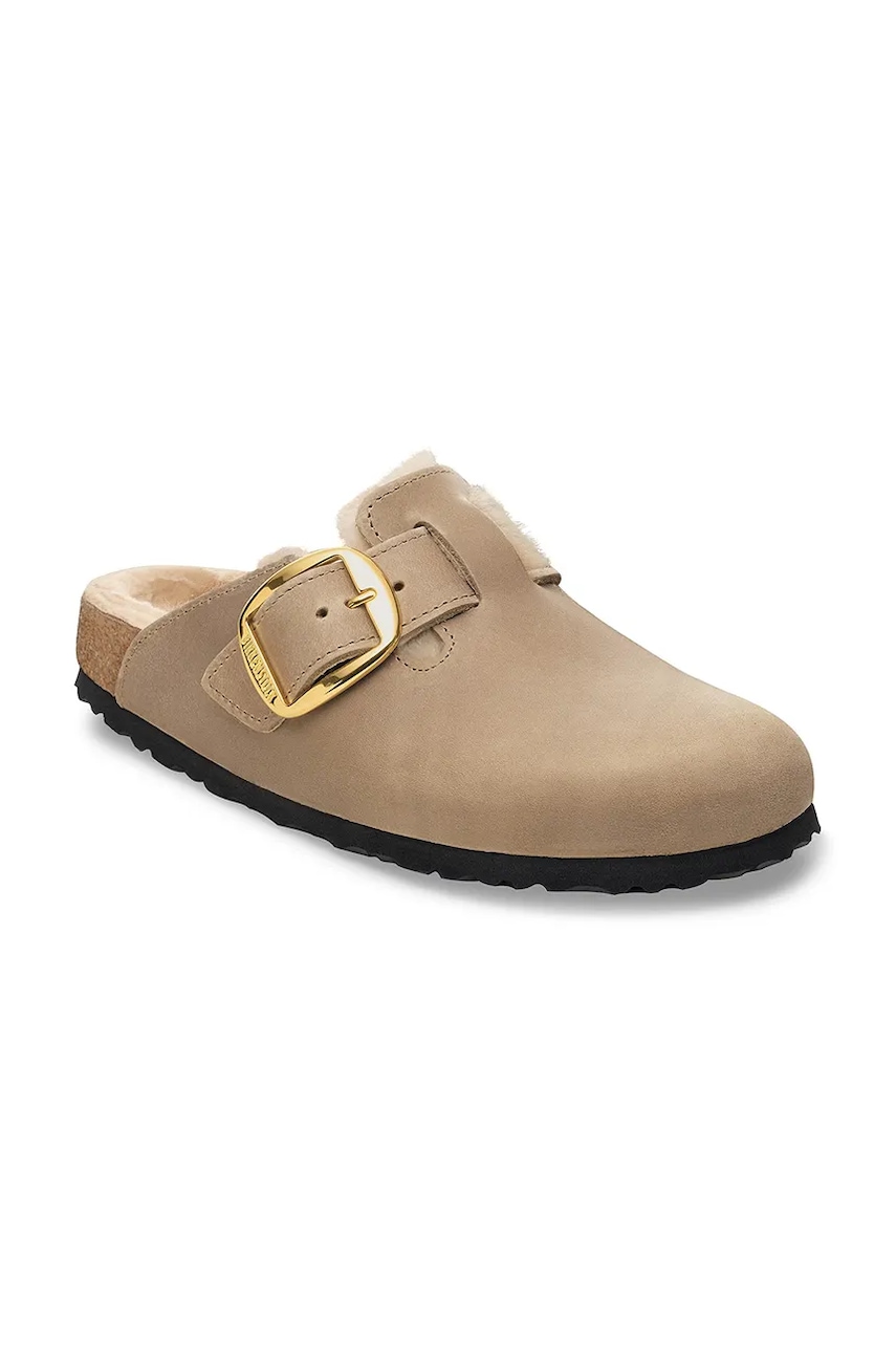 Замшевые тапочки Birkenstock Boston Big Buckle Shearling цвет бежевый 1030444 Замшевые тапочки Birkenstock Boston Big Buckle Shearling цвет бежевый 1030444