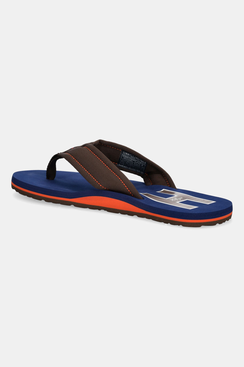 Σαγιονάρες Tommy Hilfiger TH H PADDED BEACH SANDAL χρώμα: καφέ, FM0FM05536 φωτογραφία