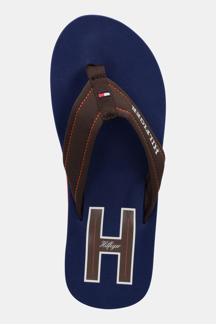 Σαγιονάρες Tommy Hilfiger TH H PADDED BEACH SANDAL χρώμα: καφέ, FM0FM05536 φωτογραφία
