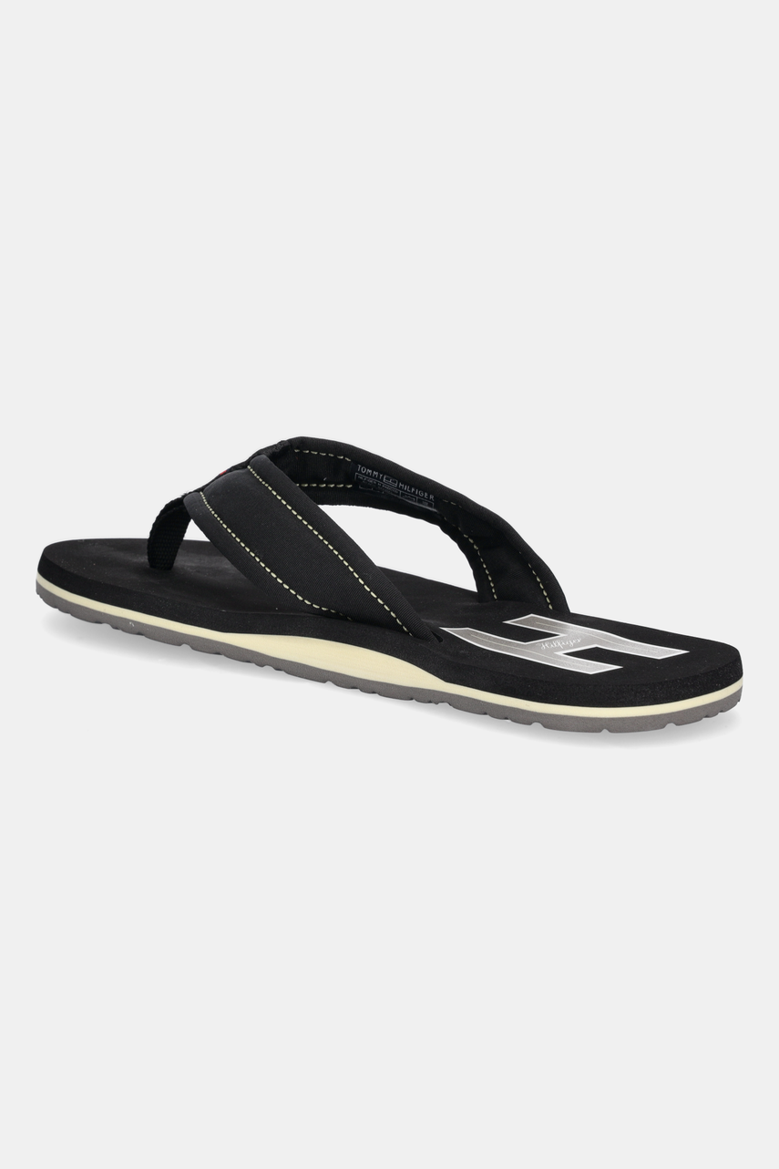 Σαγιονάρες Tommy Hilfiger TH H PADDED BEACH SANDAL χρώμα: μαύρο, FM0FM05536 φωτογραφία