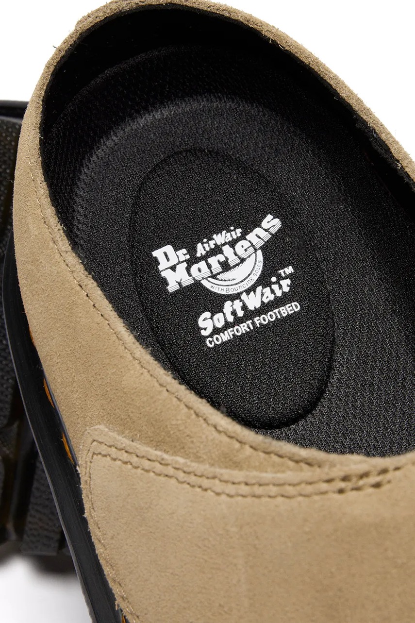 Παντόφλες σουέτ Dr. Martens ZebZag AnyWair Mule χρώμα: μπεζ, DM41730200 φωτογραφία