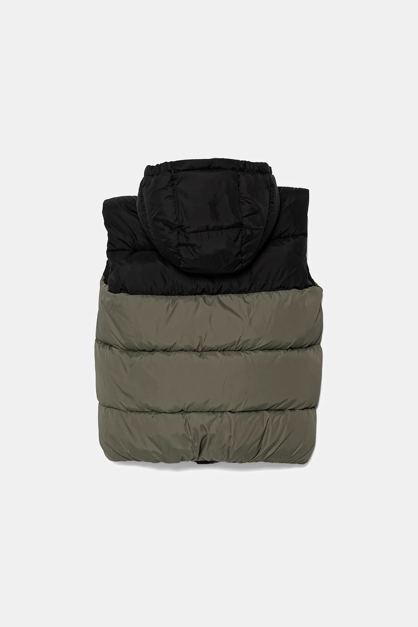 Безрукавка Calvin Klein Jeans цвет зелёный IB0IB02535 Безрукавка Calvin Klein Jeans цвет зелёный IB0IB02535