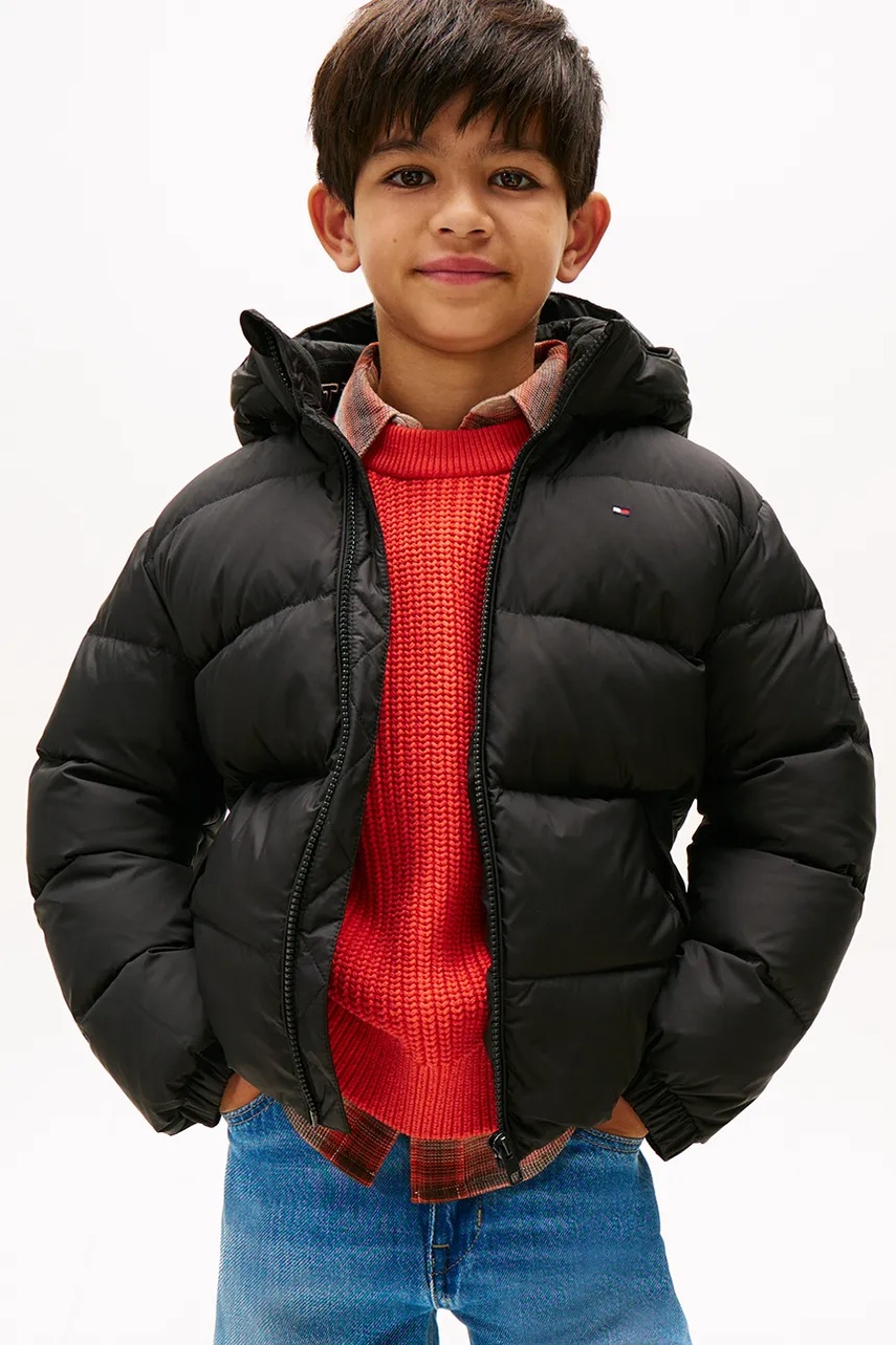 Levně Dětská péřová bunda Tommy Hilfiger černá barva, KB0KB10091