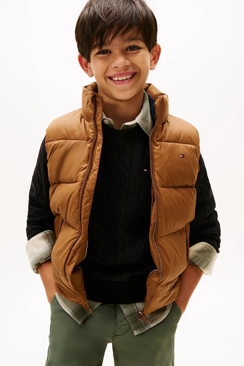 Levně Dětská vesta Tommy Hilfiger hnědá barva, KB0KB10092
