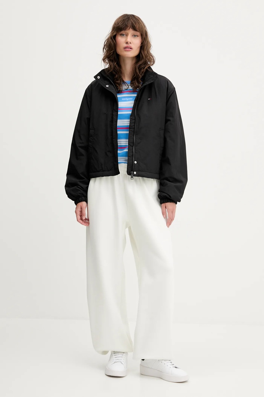 Куртка Tommy Jeans цвет чёрный демисезонная oversize DW0DW21436 Куртка Tommy Jeans цвет чёрный демисезонная oversize DW0DW21436