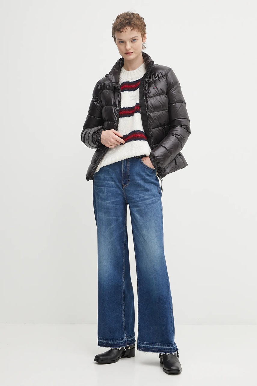 Пуховая куртка Tommy Jeans цвет чёрный зимняя DW0DW21618 Пуховая куртка Tommy Jeans цвет чёрный зимняя DW0DW21618