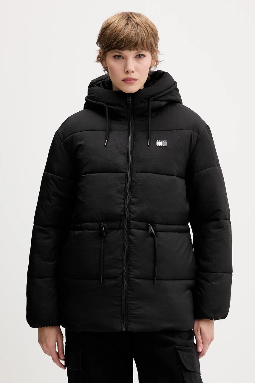 Levně Bunda Tommy Jeans černá barva, zimní, oversize, DW0DW21626