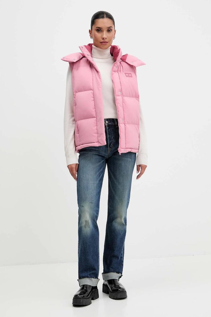 Пуховая безрукавка Tommy Jeans цвет розовый зимняя DW0DW21627 Пуховая безрукавка Tommy Jeans цвет розовый зимняя DW0DW21627