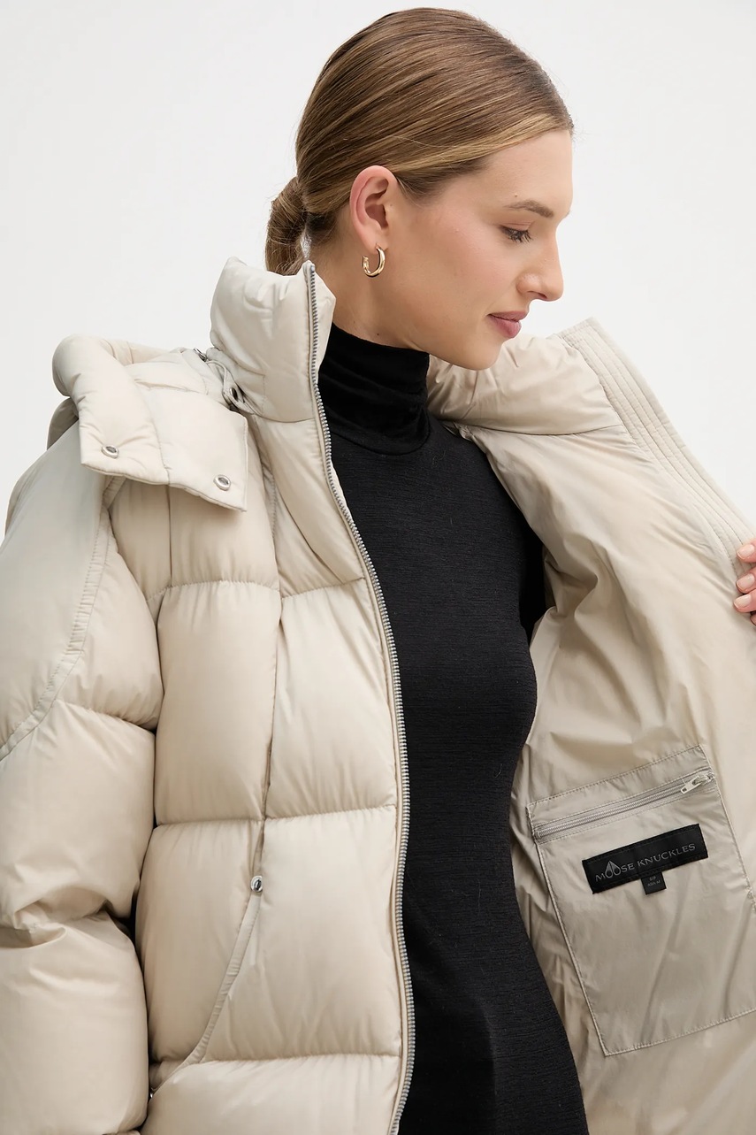 Μπουφάν με επένδυση από πούπουλα MOOSE KNUCKLES Akai 3Q χρώμα: μπεζ, M35LJ149 φωτογραφία