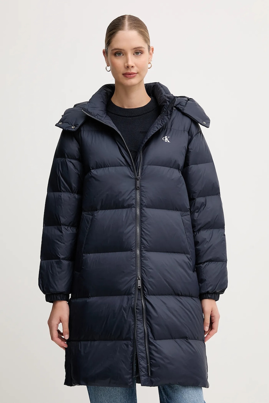 Levně Péřová bunda Calvin Klein Jeans tmavomodrá barva, zimní, LV047D502G