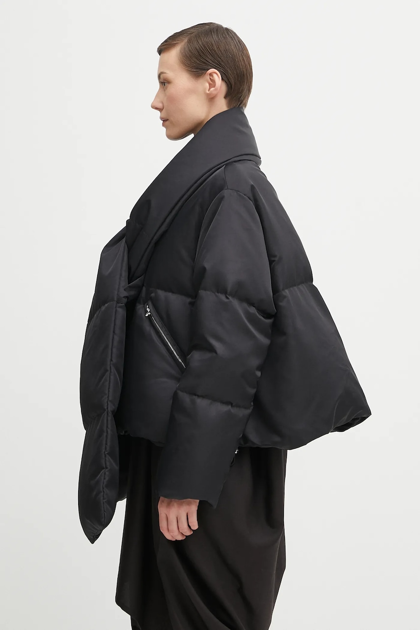 Пуховая куртка MM6 Maison Margiela цвет чёрный зимняя oversize S52AM0332.M35257.900 Пуховая куртка MM6 Maison Margiela цвет чёрный зимняя oversize S52AM0332.M35257.900