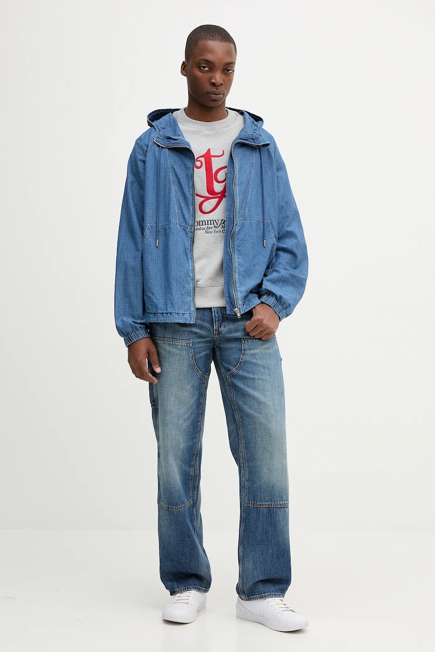 Джинсовая куртка Tommy Jeans цвет синий переходная oversize DM0DM21243 Джинсовая куртка Tommy Jeans цвет синий переходная oversize DM0DM21243