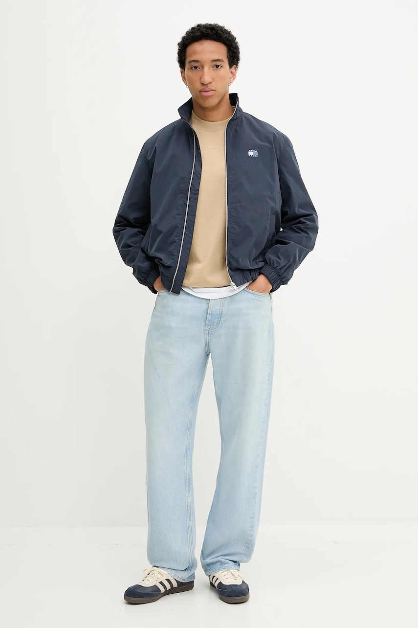 Куртка Tommy Jeans цвет синий переходная DM0DM21929 Куртка Tommy Jeans цвет синий переходная DM0DM21929