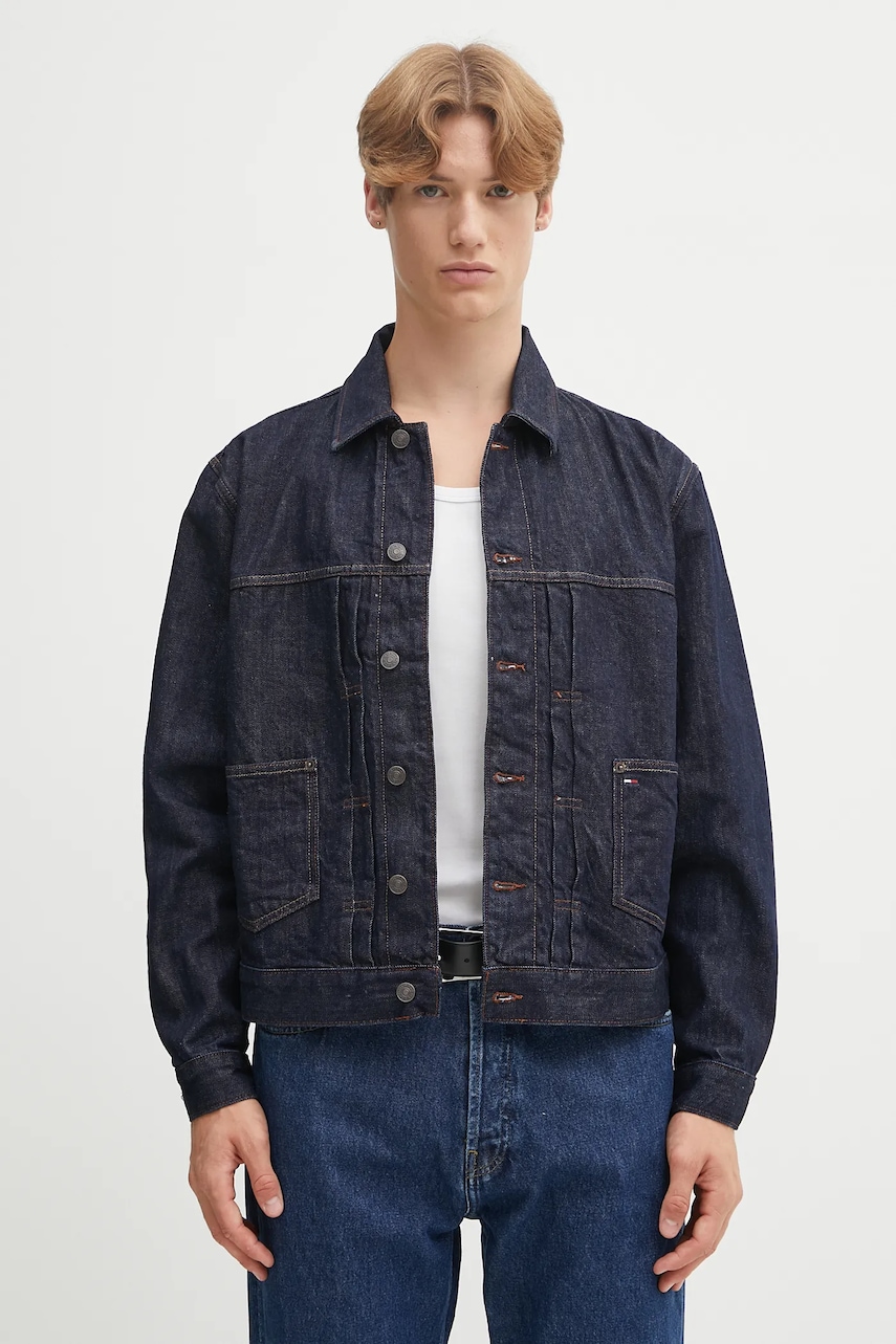 Tommy Jeans geacă jeans culoarea bleumarin, de tranziție, DM0DM22141 Tommy Jeans geacă jeans culoarea bleumarin, de tranziție, DM0DM22141