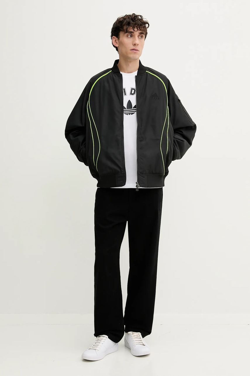 Куртка-бомбер adidas Originals Teamgeist цвет чёрный демисезонная oversize JX4082 Куртка-бомбер adidas Originals Teamgeist цвет чёрный демисезонная oversize JX4082