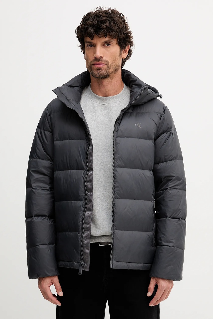 Levně Péřová bunda Calvin Klein Jeans šedá barva, zimní, LV04RC518G