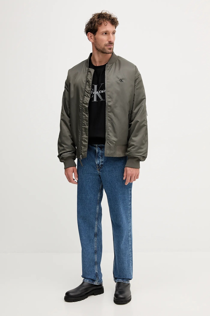 Куртка-бомбер Calvin Klein Jeans цвет зелёный демисезонная oversize LV04RC526G