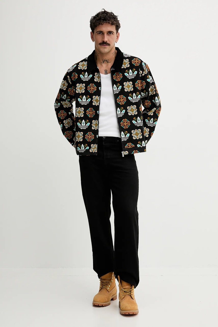 Вельветовая куртка adidas Originals Monogram цвет чёрный демисезонная JY2998 Вельветовая куртка adidas Originals Monogram цвет чёрный демисезонная JY2998