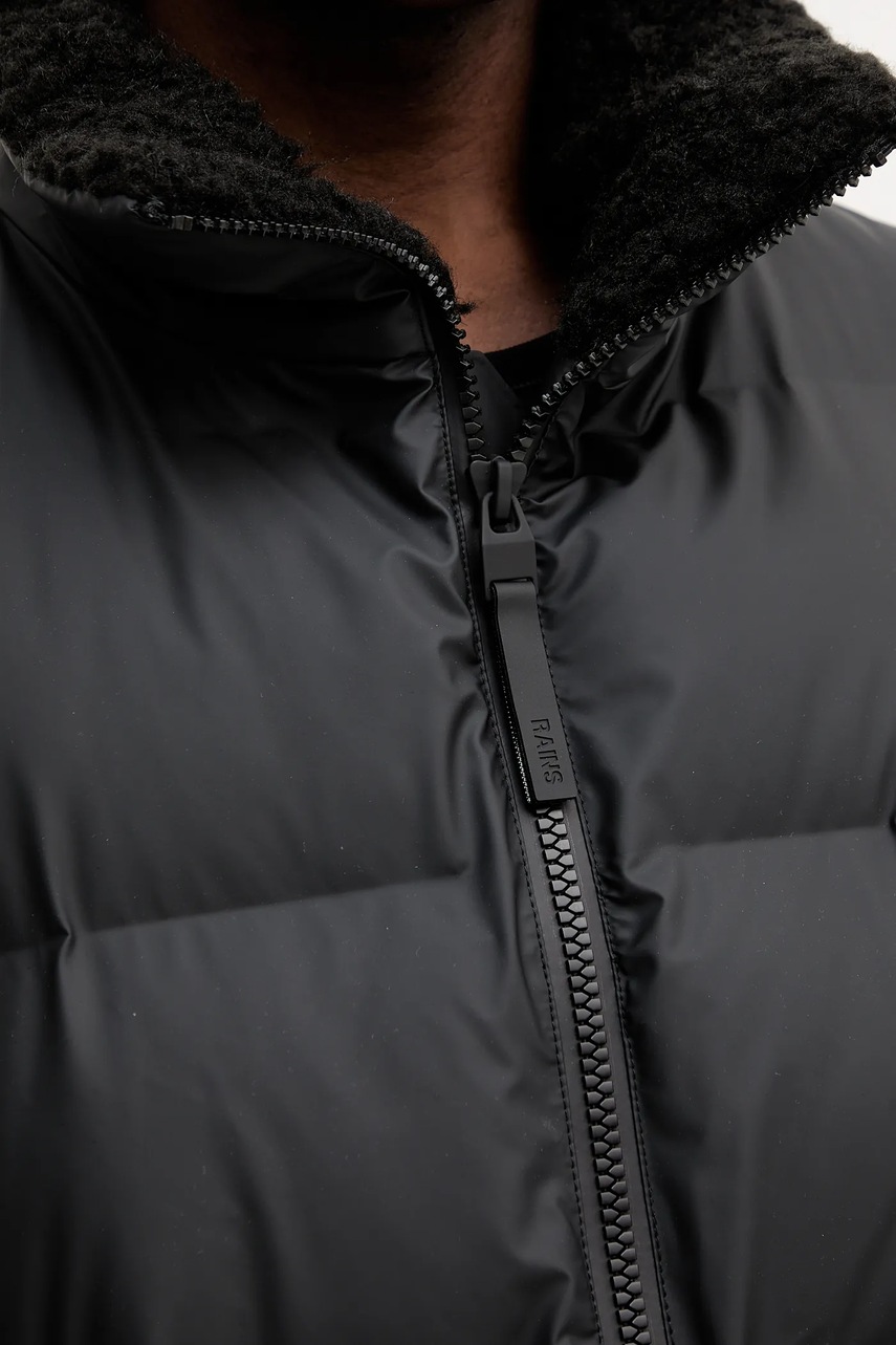 Αμάνικο μπουφάν Rains 17220 Alta Vision Puffer Vest χρώμα: μαύρο, 17220 φωτογραφία