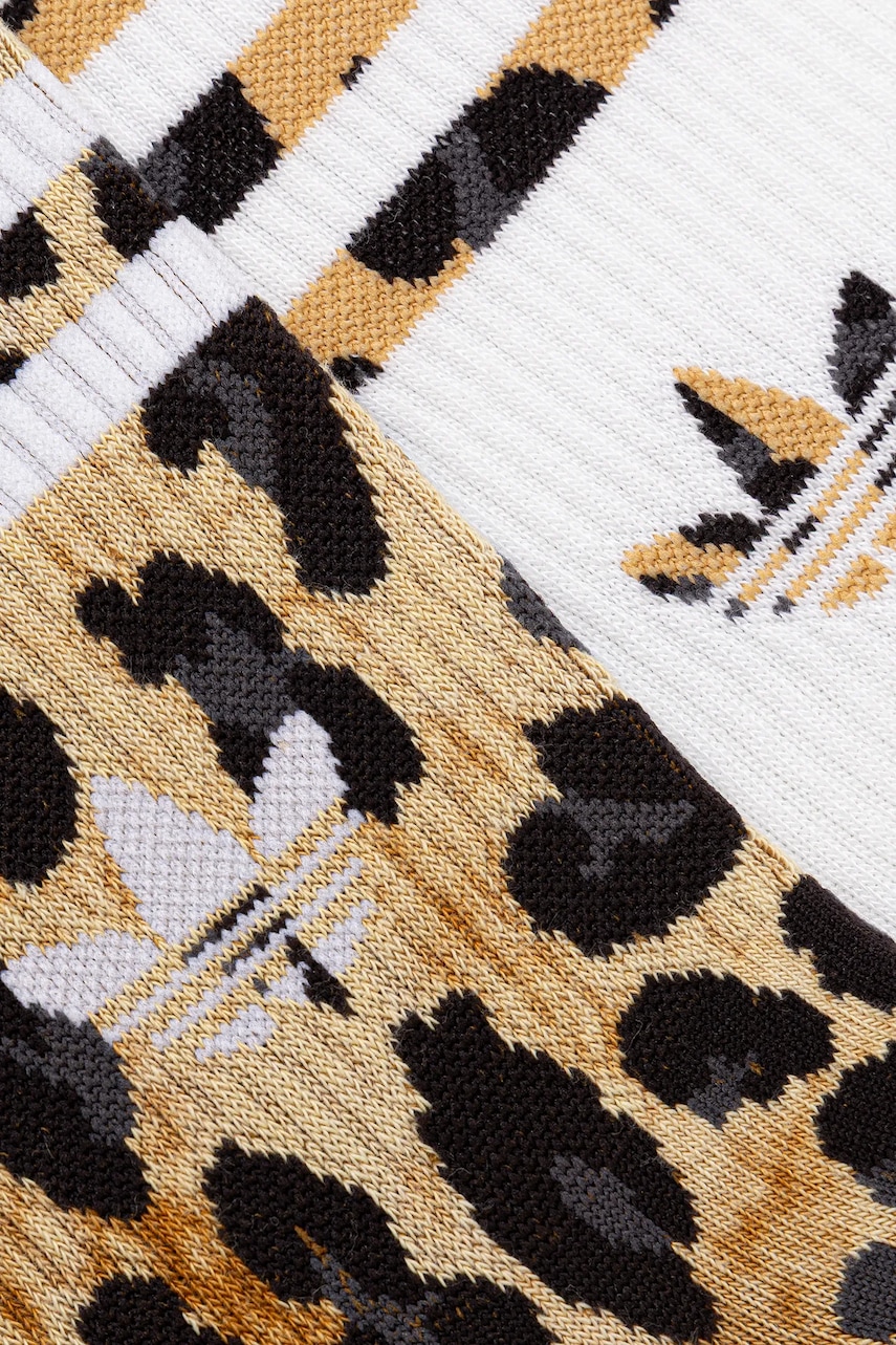 Носки adidas Originals Leo Crew 2 шт цвет коричневый JV7855 Носки adidas Originals Leo Crew 2 шт цвет коричневый JV7855