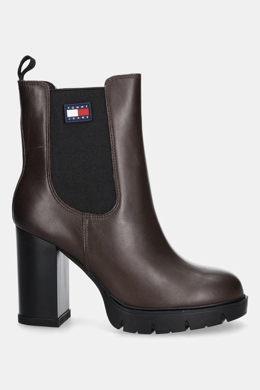 Кожаные полусапожки Tommy Jeans TJW LEATHER HEEL BOOT цвет коричневый каблук кирпичик слегка утеплённый EN0EN02831