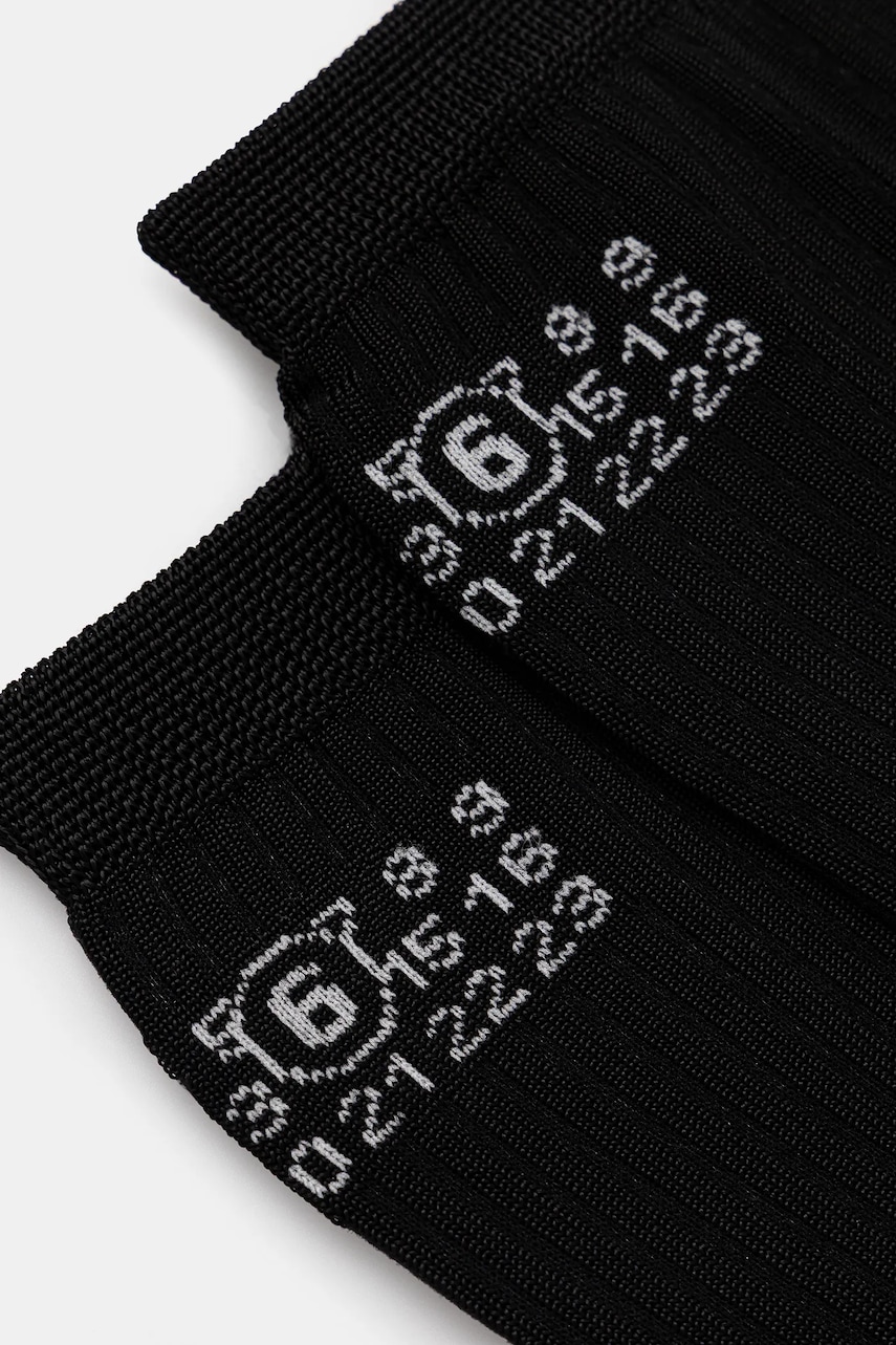 Носки MM6 Maison Margiela цвет чёрный S62TL0045.M13204.900 Носки MM6 Maison Margiela цвет чёрный S62TL0045.M13204.900