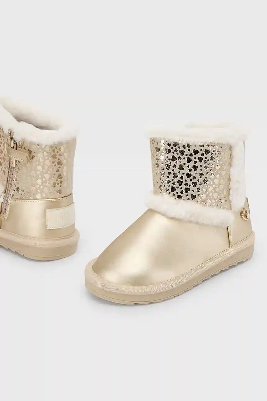 Детские зимние сапоги Mayoral цвет золотой 46575 в Луцке Детские зимние сапоги Mayoral цвет золотой 46575 в Луцке