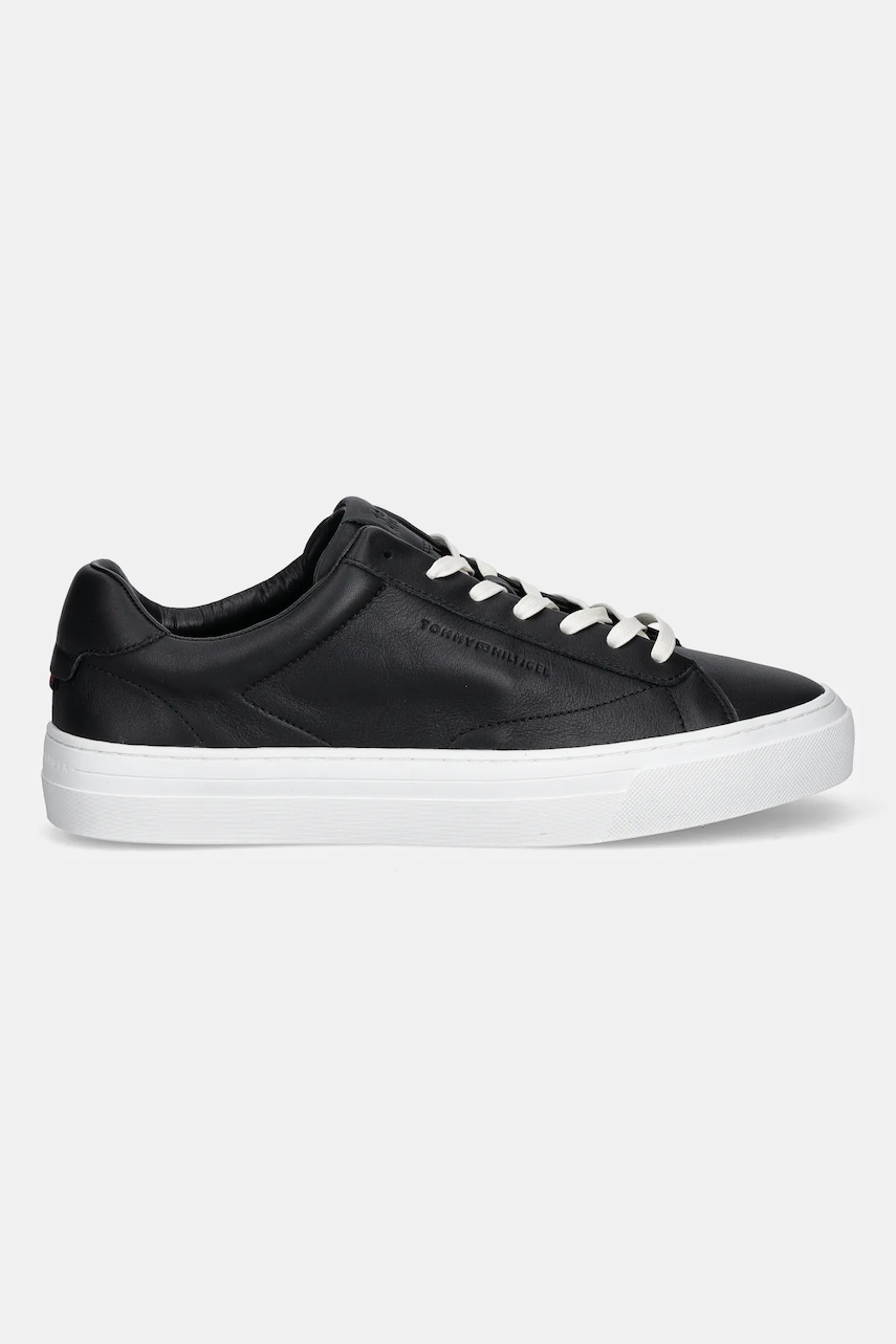 Кожаные кроссовки Tommy Hilfiger PREMIUM DRESS CUPSOLE LTH цвет чёрный FM0FM05572 Кожаные кроссовки Tommy Hilfiger PREMIUM DRESS CUPSOLE LTH цвет чёрный FM0FM05572