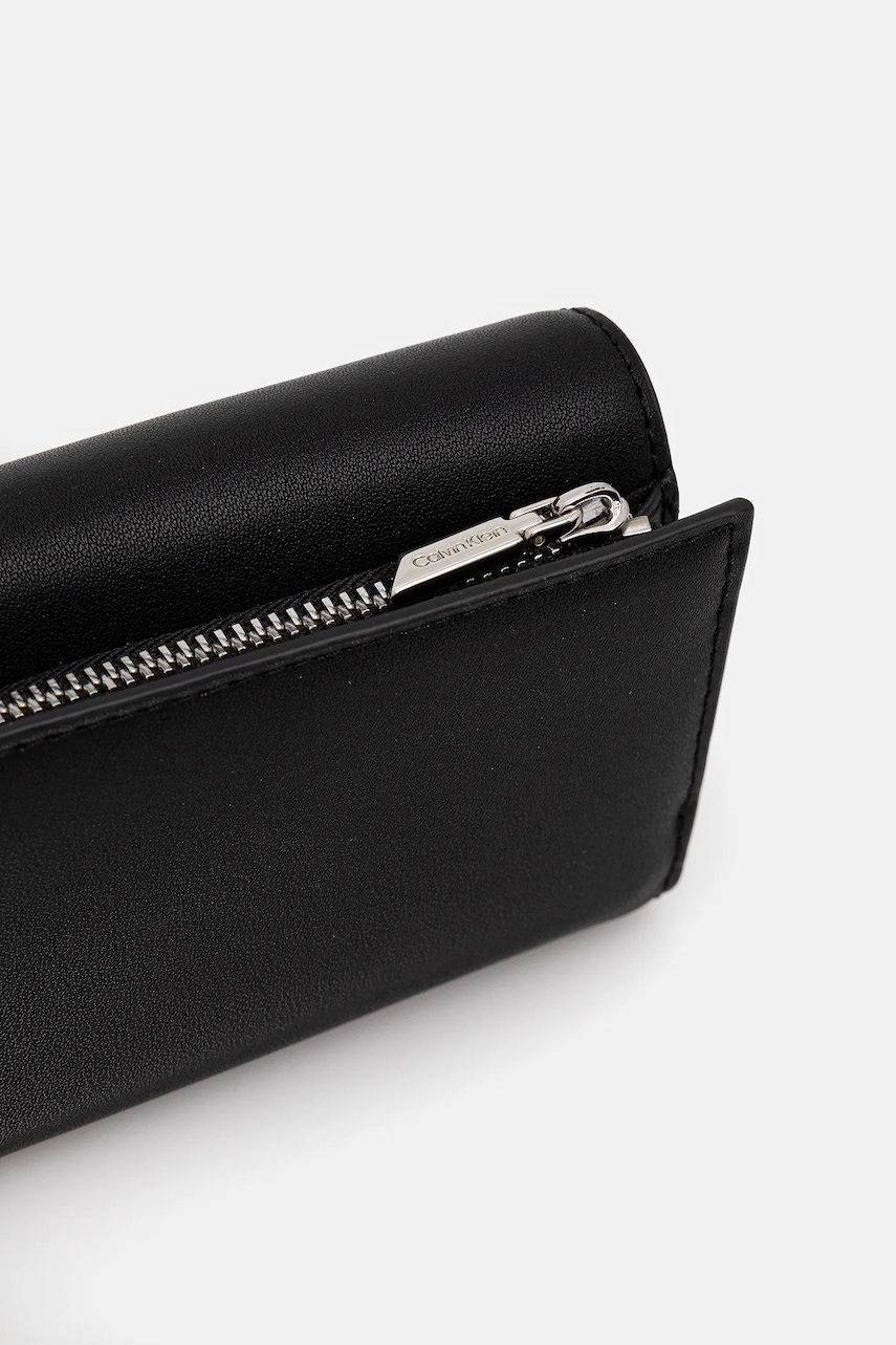 Кошелек Calvin Klein цвет чёрный LV04F1030G Кошелек Calvin Klein цвет чёрный LV04F1030G