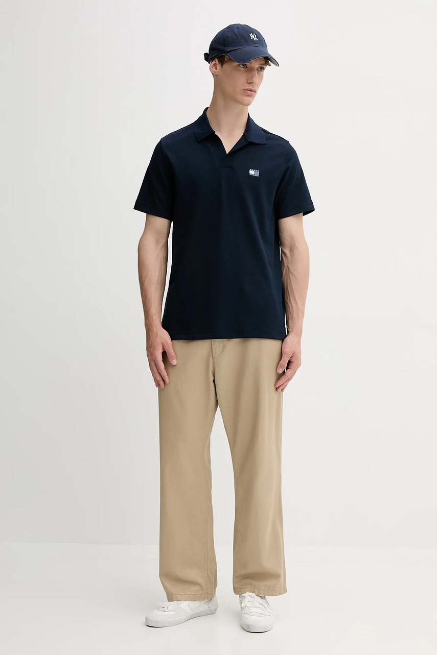 Поло Tommy Jeans цвет синий однотонное DM0DM21657