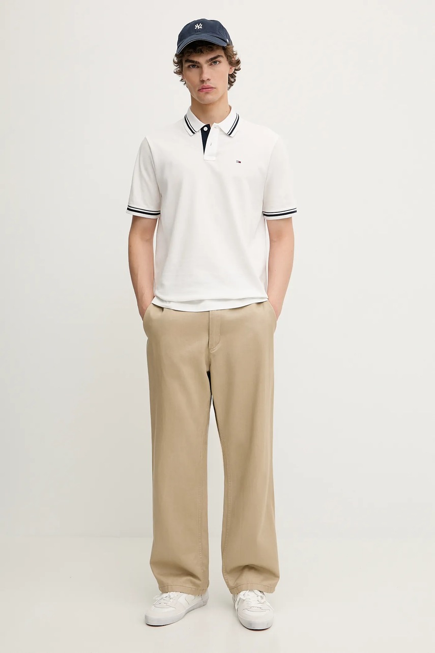 Хлопковое поло Tommy Jeans цвет белый однотонное DM0DM21846