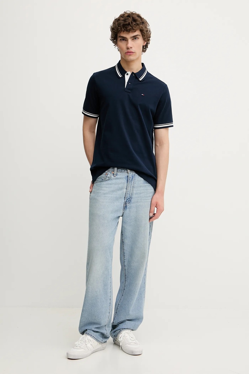 Хлопковое поло Tommy Jeans цвет синий однотонное DM0DM21846