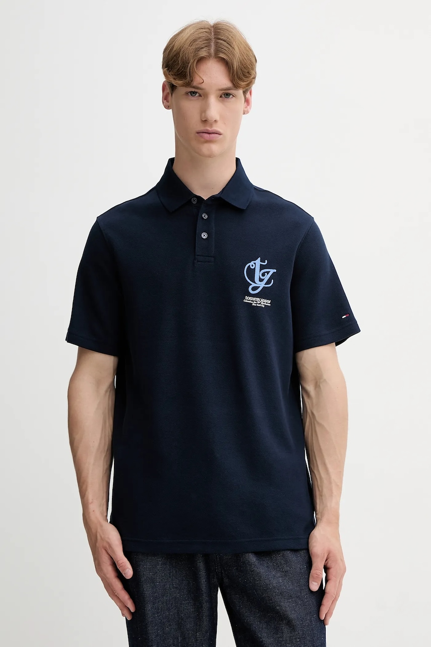 Tommy Jeans polo de bumbac culoarea bleumarin, cu imprimeu, DM0DM21909