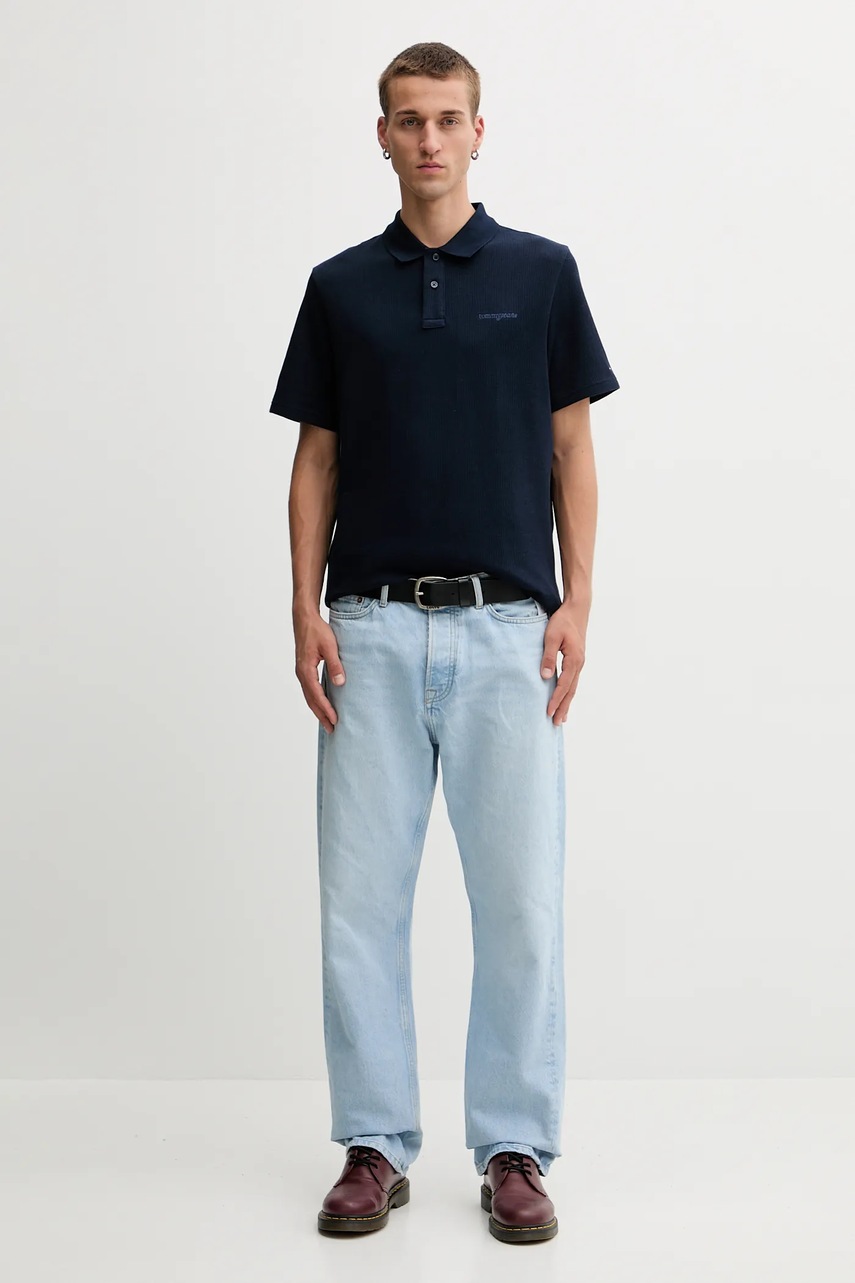 Хлопковое поло Tommy Jeans цвет синий однотонное DM0DM22415