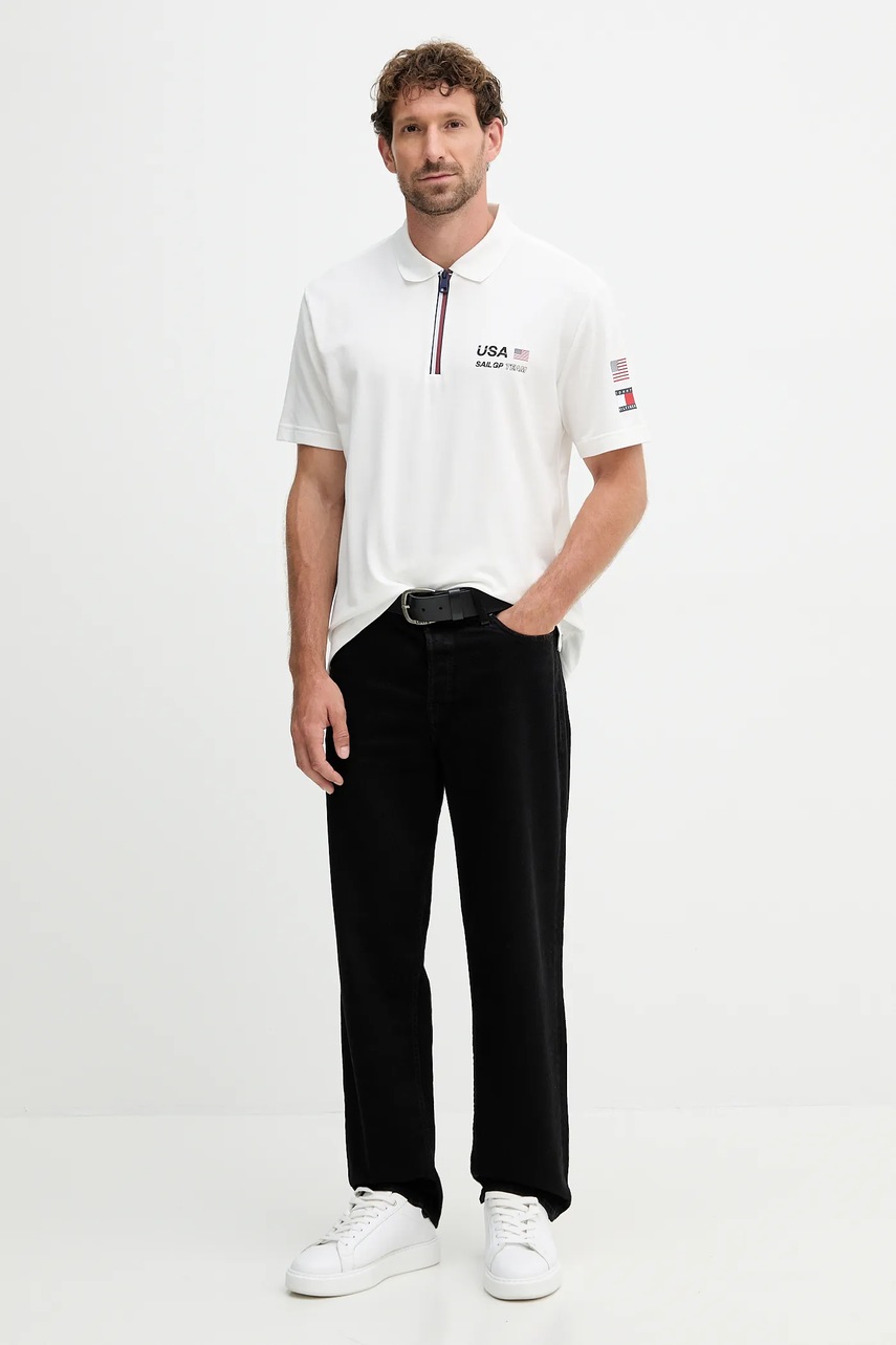 Поло Tommy Hilfiger x SAIL GP цвет бежевый с аппликацией MW0MW41415 Поло Tommy Hilfiger x SAIL GP цвет бежевый с аппликацией MW0MW41415