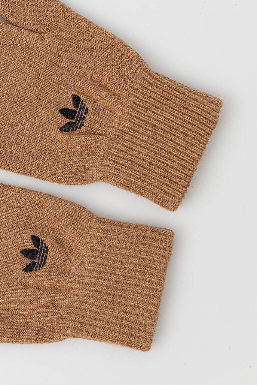 Перчатки adidas Originals Adicolor цвет коричневый JW7907 Перчатки adidas Originals Adicolor цвет коричневый JW7907